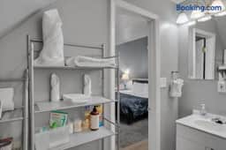 Private Pet-Friendly Studio | Chapel Hill–Durham - Image 5