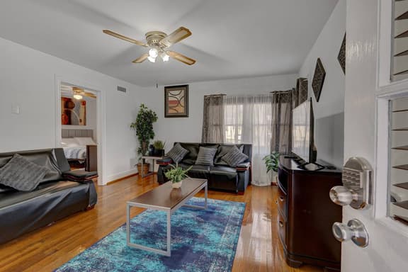 Buchanan 1BR @ Duke East Campus - Image 1