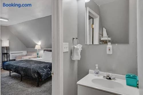 Private Pet-Friendly Studio | Chapel Hill–Durham - Image 1